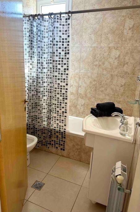 Apartamento Amplio Y Centrico Depto De 2 Opcional Cochera Bahía Blanca